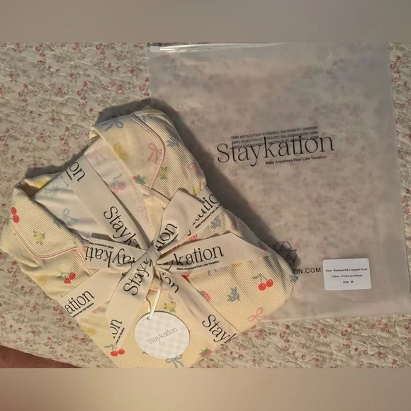 Staykation - Sold Out - Yellow Fruit Ribbed Cropped Pajama Set with Blue bows - Picture 4 of 4